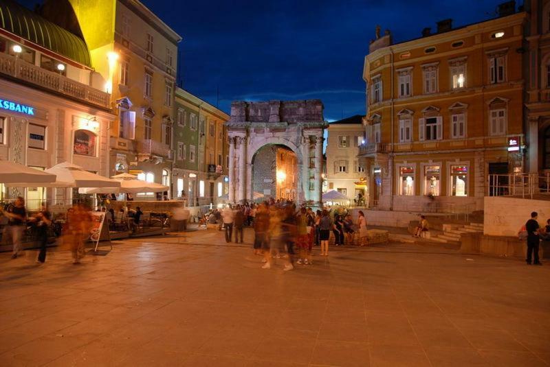 Arena Festival Apartment Pula Exterior foto