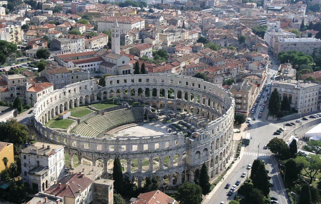 Arena Festival Apartment Pula Exterior foto