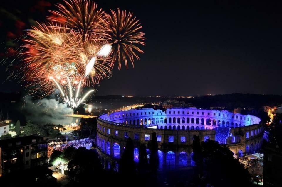 Arena Festival Apartment Pula Exterior foto
